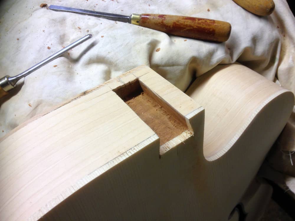 Tapered dovetail mortice in body