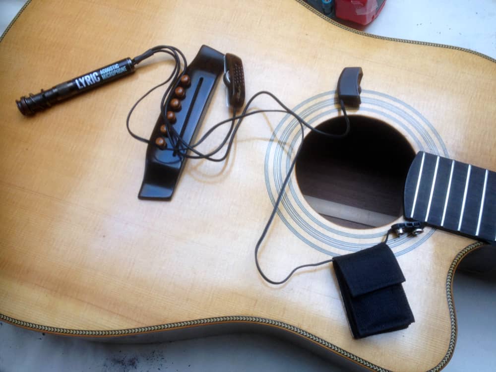 Installing LR Baggs Lyric pickup