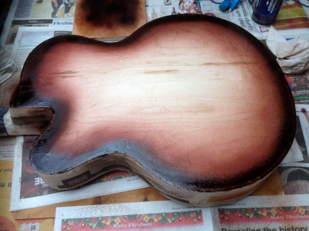 Air-brushed vintage-burst back