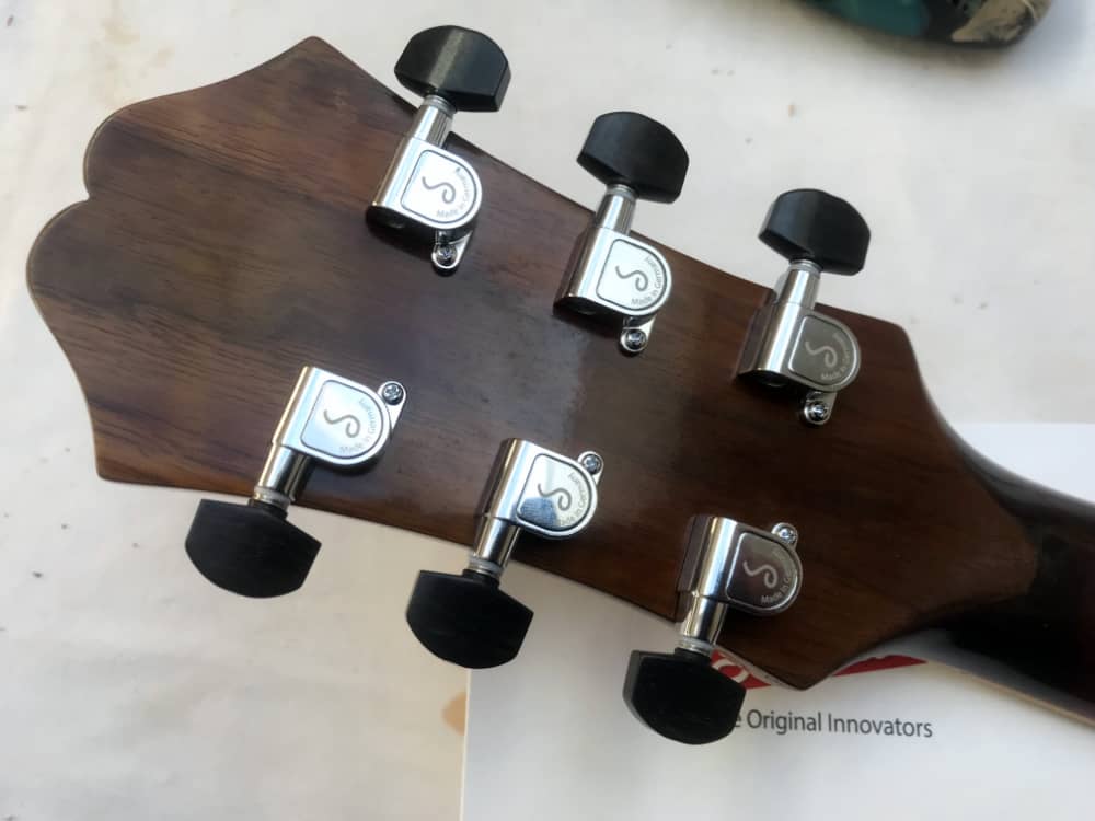 Schaller tuners with ebony buttons